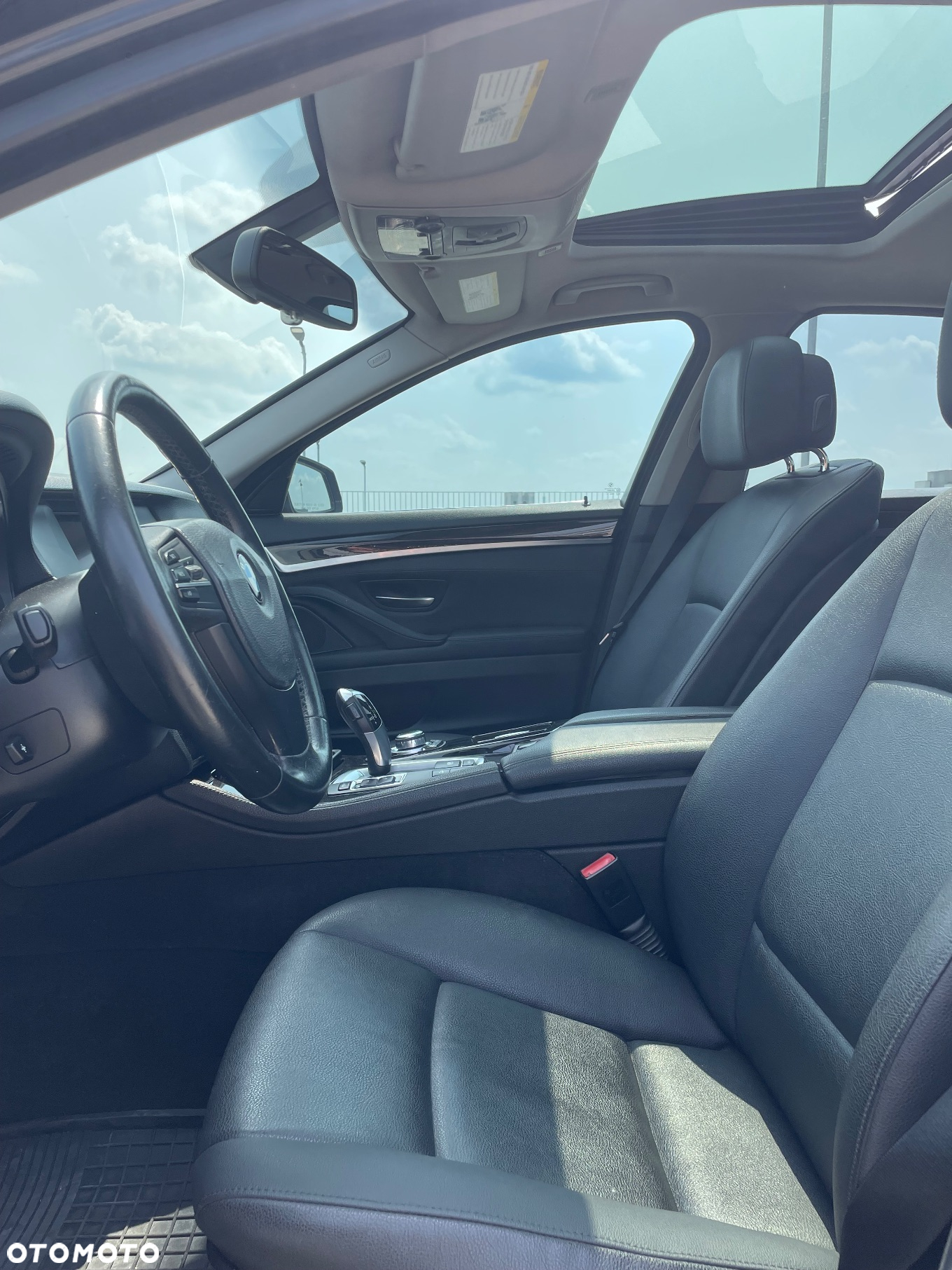 BMW Seria 5 528i xDrive - 8