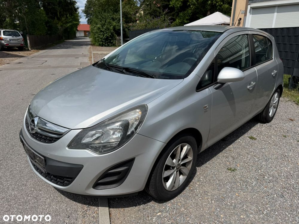 Opel Corsa 1.2 Cosmo - 1