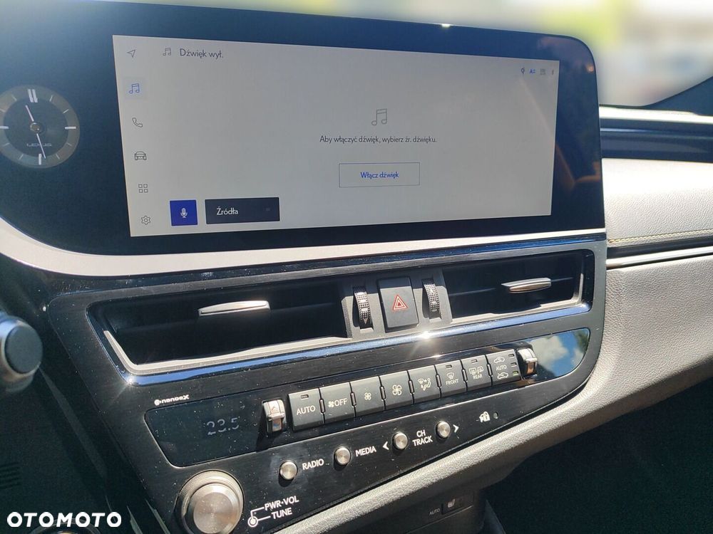 Lexus ES 300h Business Edition - 19