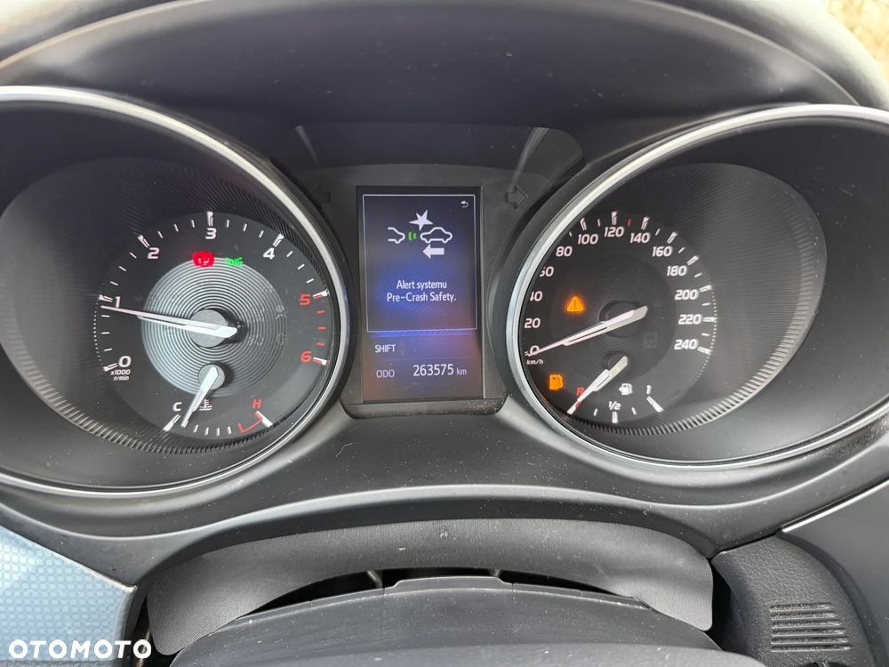 Toyota Avensis - 21