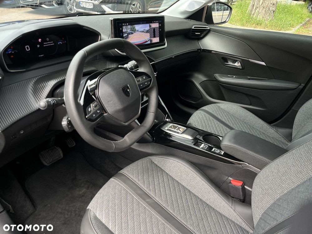 Peugeot 208 - 11