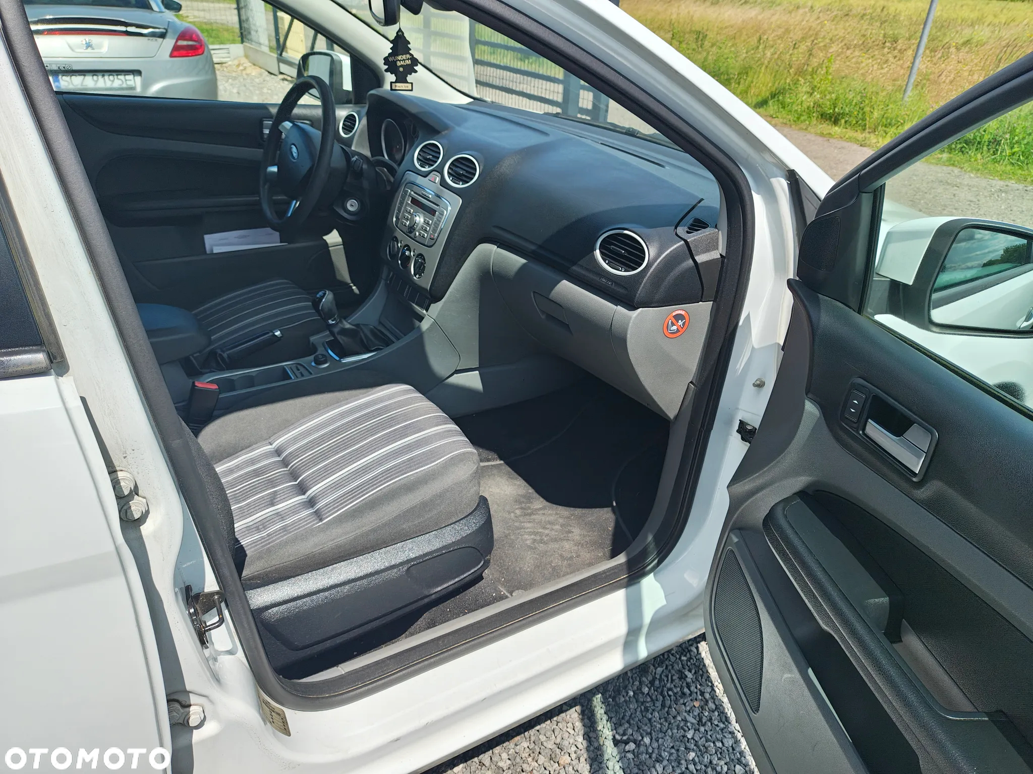 Ford Focus 1.4 16V Fun X - 15