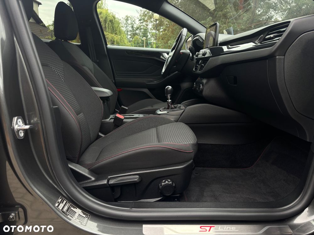 Ford Focus Turnier 1.5 EcoBlue Start-Stopp-System ST-LINE - 23