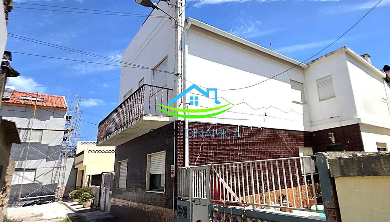 Moradia com dois pisos independentes a 200 mts da praia - Grande imagem: 3/56