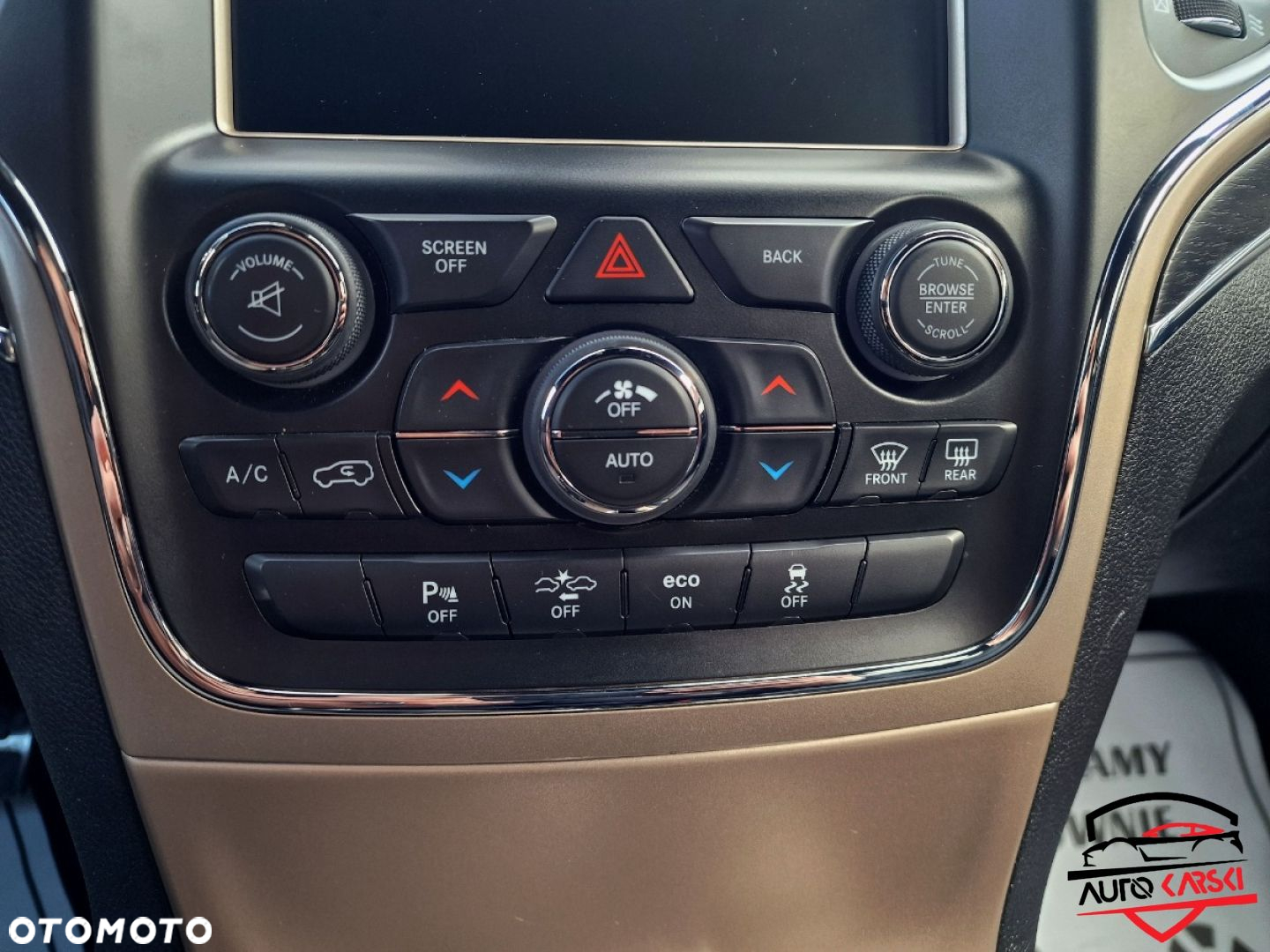 Jeep Grand Cherokee - 33