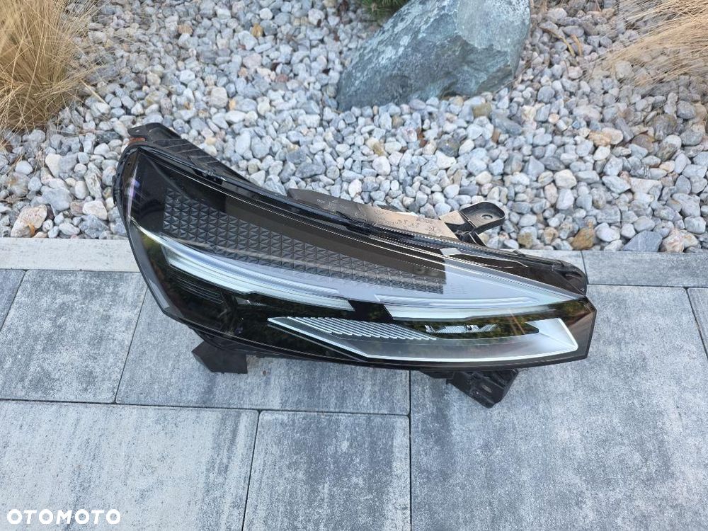 RENAULT CLIO 5 V LIFT Lampa prawa przód Full Led 260103507R - 2