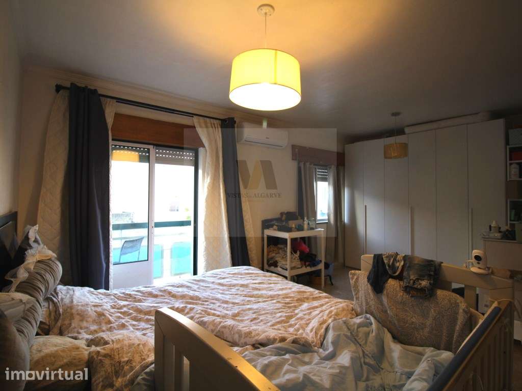 Apartamento T3 transformado em T2 em zona nobre de Olhão - Grande imagem: 4/8