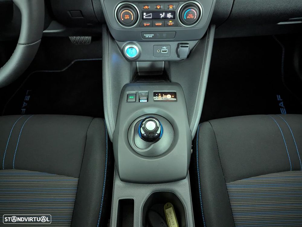 Nissan Leaf N-Connecta - 31