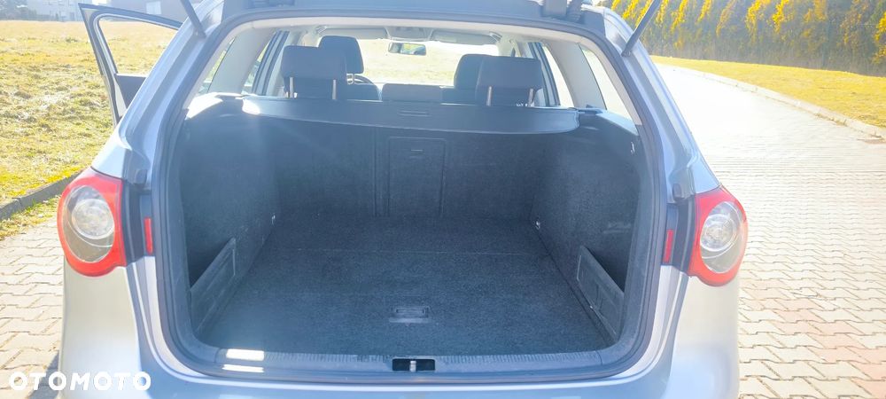 Volkswagen Passat 2.0 TDI Comfortline - 10