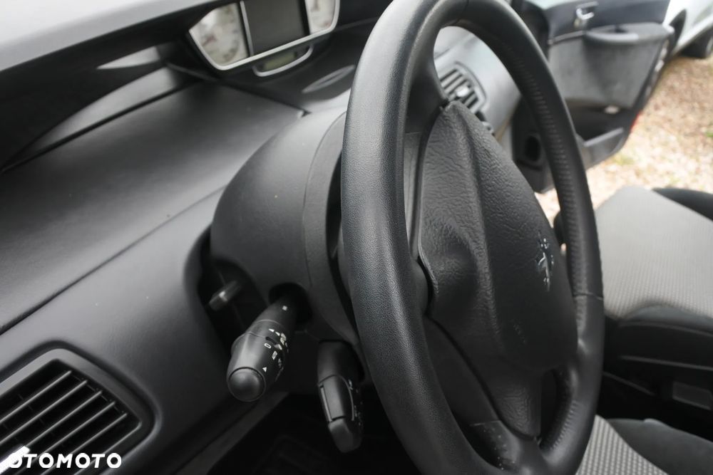 Peugeot 807 HDi 160 Style - 20