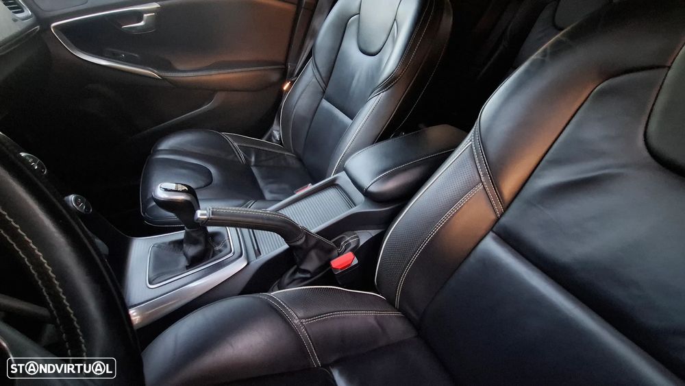 Volvo V40 2.0 D2 R-Design - 22