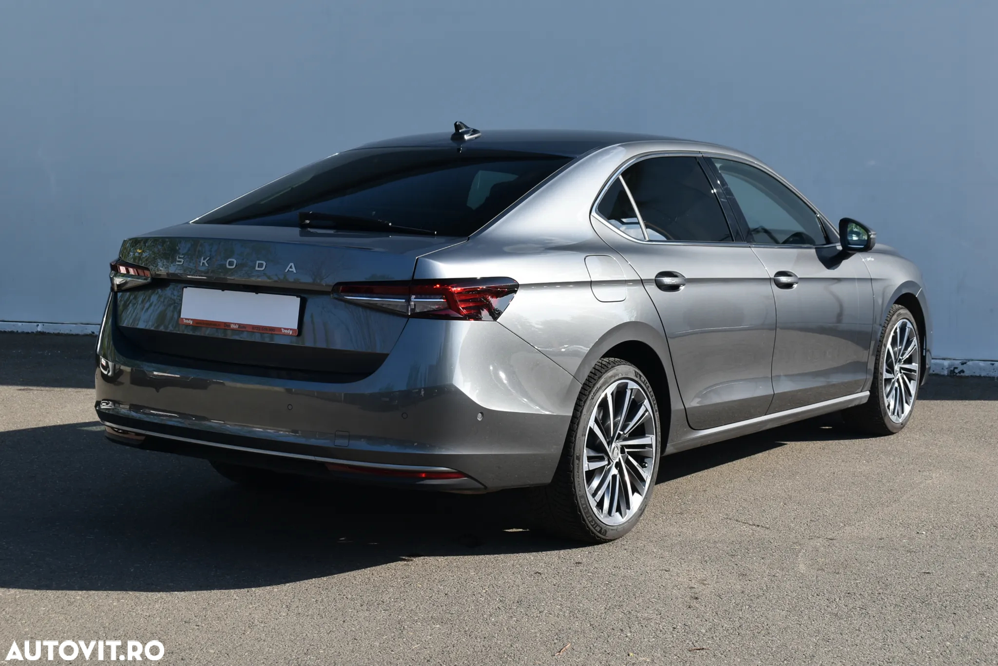 Skoda Superb 2.0 TSI 265 CP 4x4 DSG Laurin & Klement - 4
