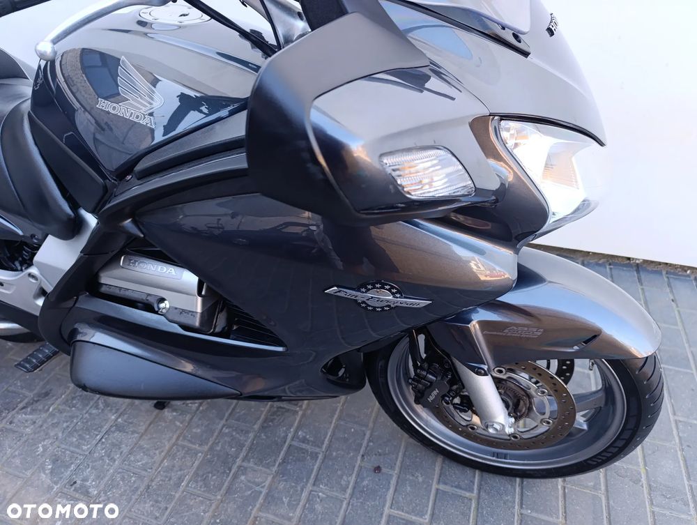 Honda ST - 33