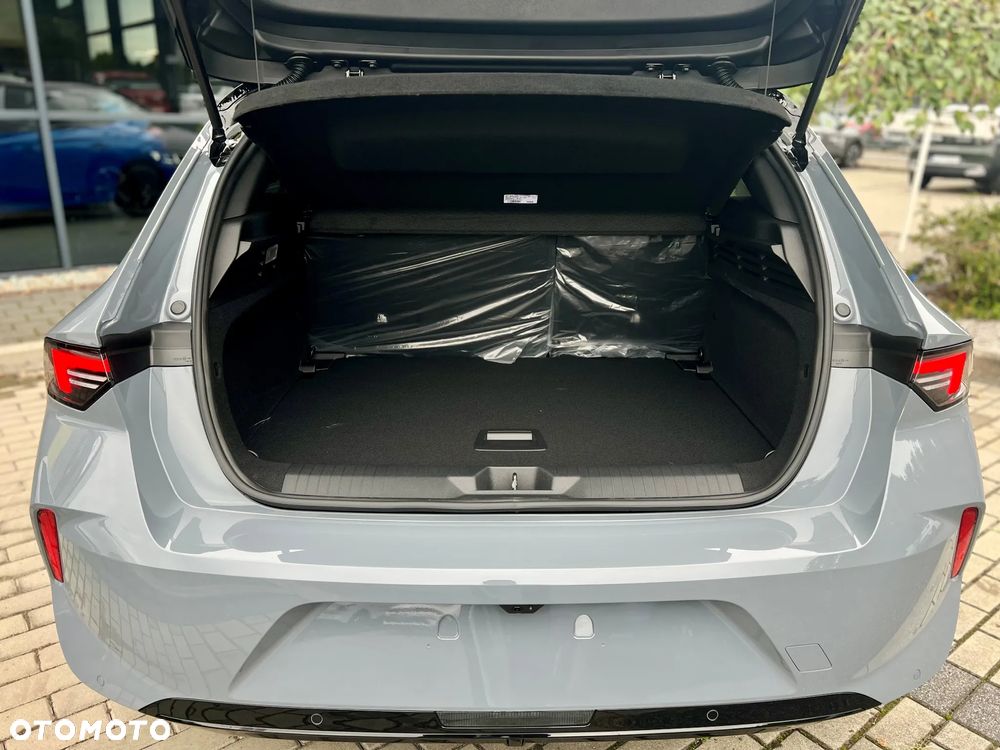 Opel Astra 1.2 T GS Line S&S - 9