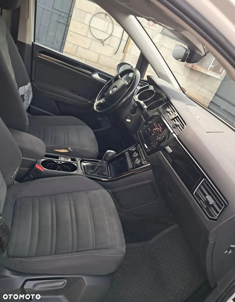 Volkswagen Touran 2.0 TDI SCR DSG Highline - 8