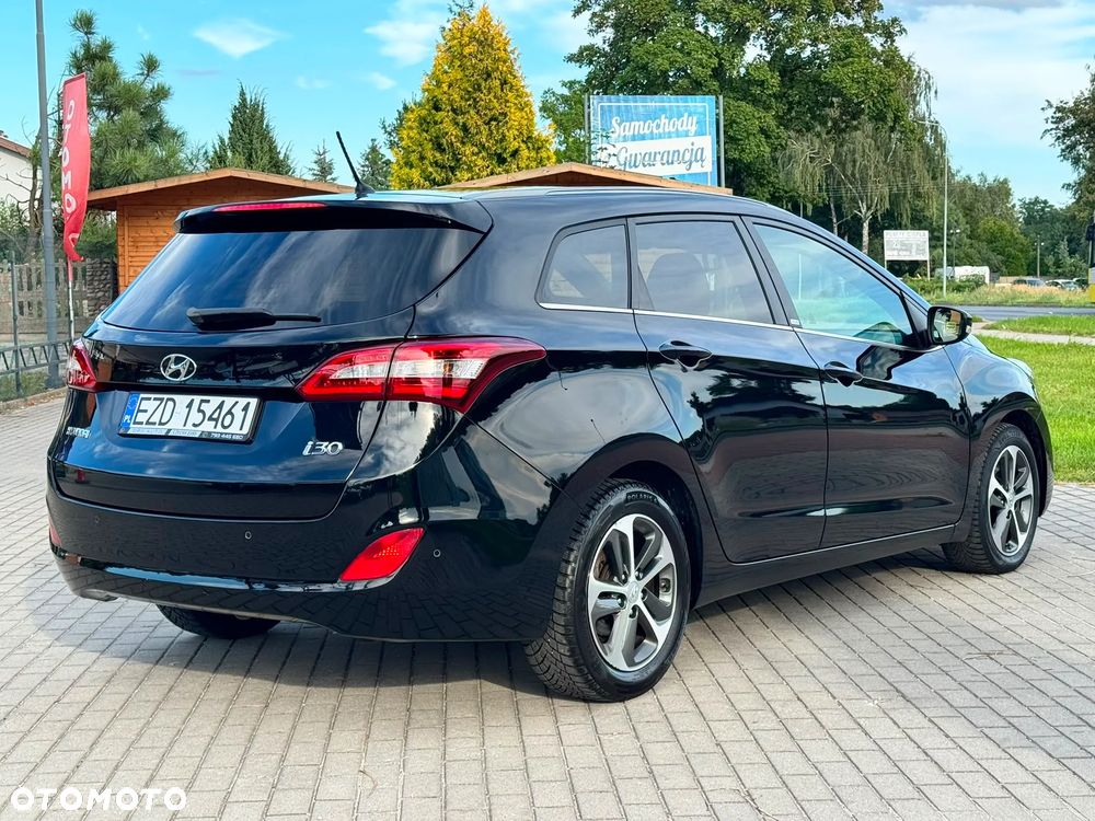 Hyundai i30 blue Kombi 1.6 CRDi DCT Passion - 13