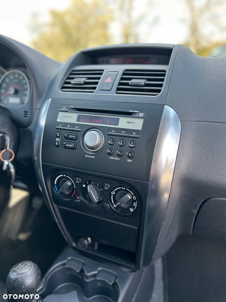 Suzuki SX4 - 12