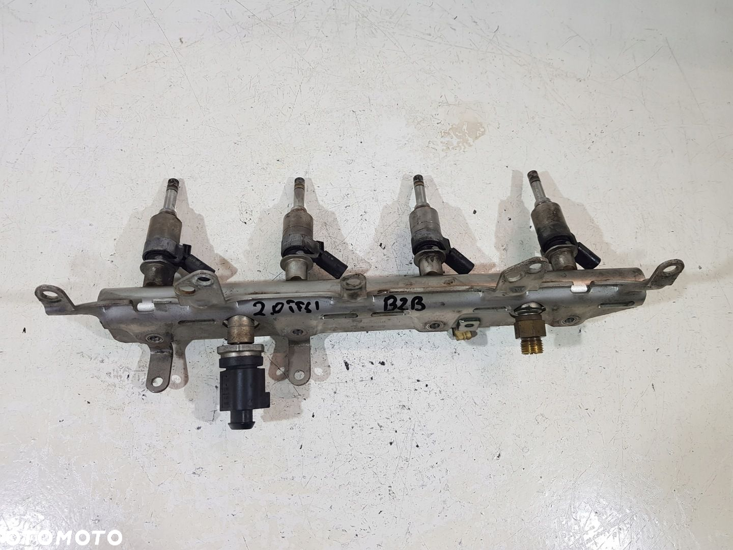 LISTWA WTRYSKOWA WTRYSKI 06J133317G VW AUDI SKODA 1.8 2.0 TFSI - 2