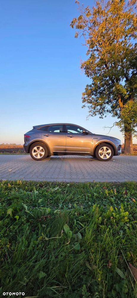 Jaguar E-Pace 2019 photo 4