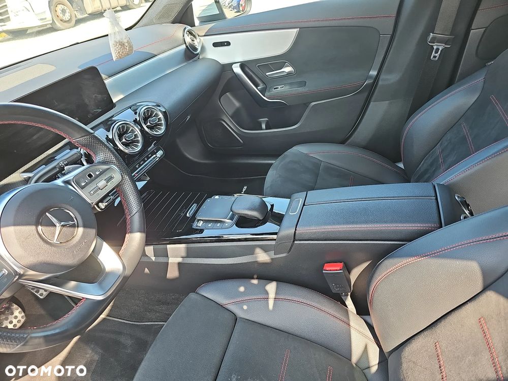 Mercedes-Benz CLA 200 d AMG Line 8G-DCT - 16