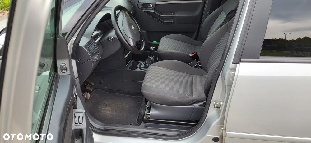 Opel Meriva 1.6 16V Essentia - 13