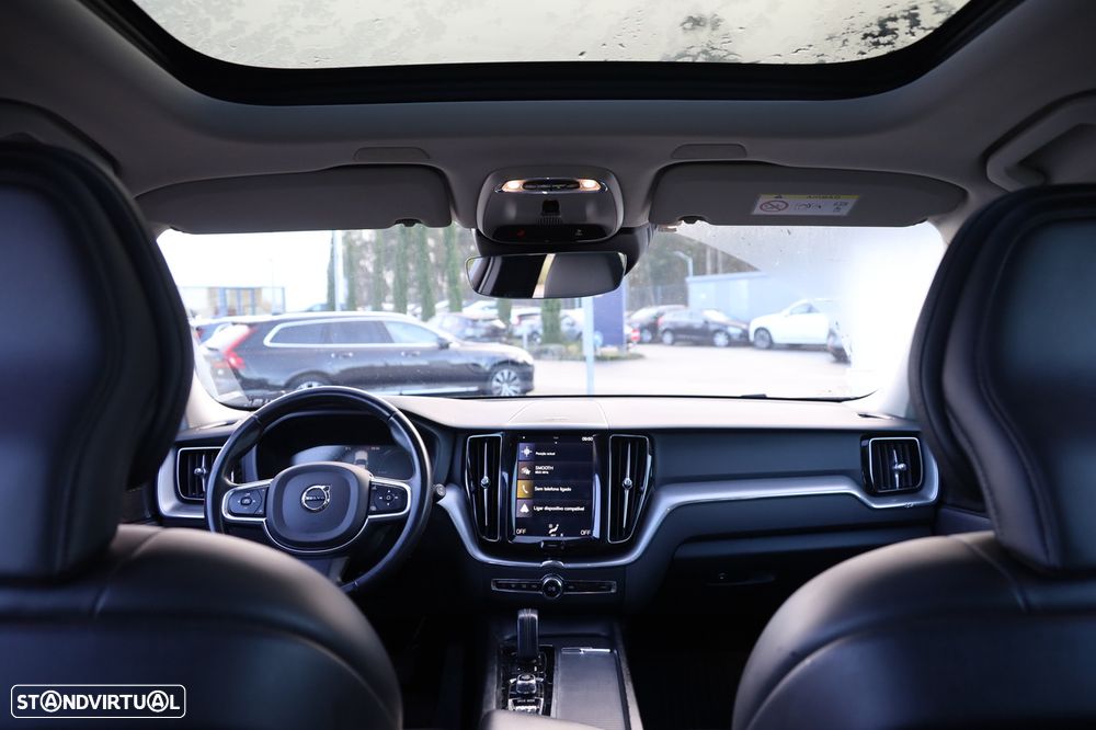 Volvo XC 60 2.0 T8 PHEV Momentum Plus AWD - 23