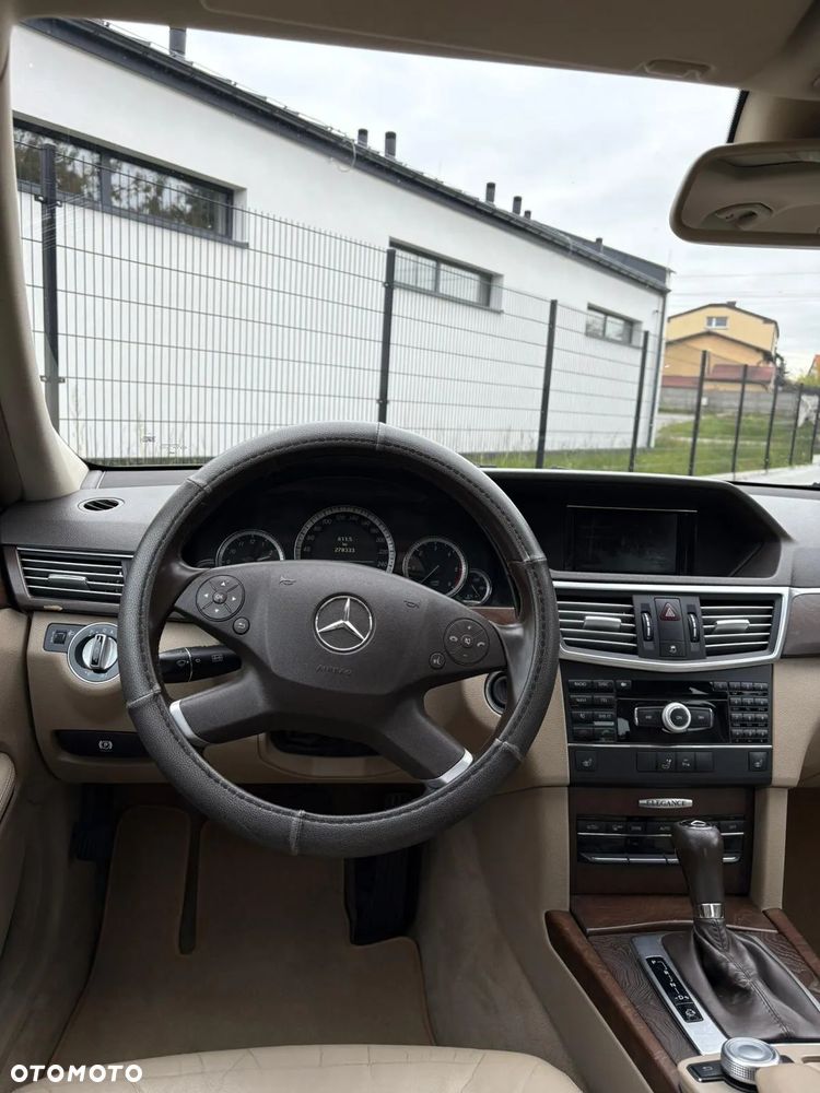Mercedes-Benz Klasa E 250 T CDI DPF BlueEFFICIENCY 7G-TRONIC Elegance - 4