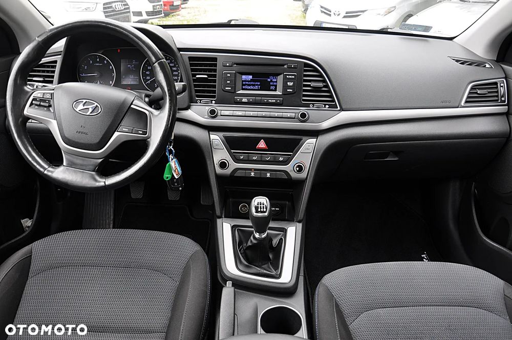 Hyundai Elantra 1.6 Comfort - 20
