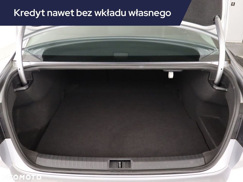 Volkswagen Passat - 15