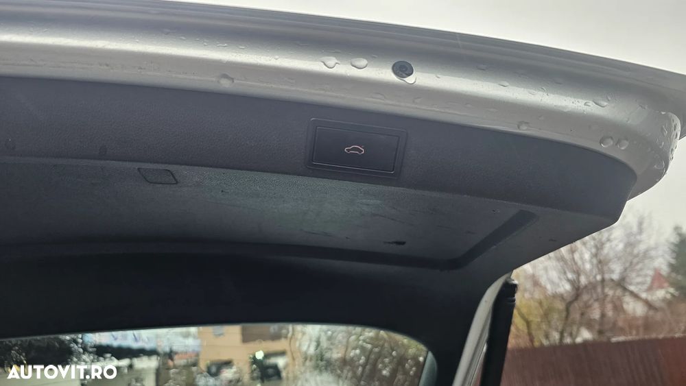 Skoda Octavia Combi 2.0 TDI DSG 4X4 Style - 10