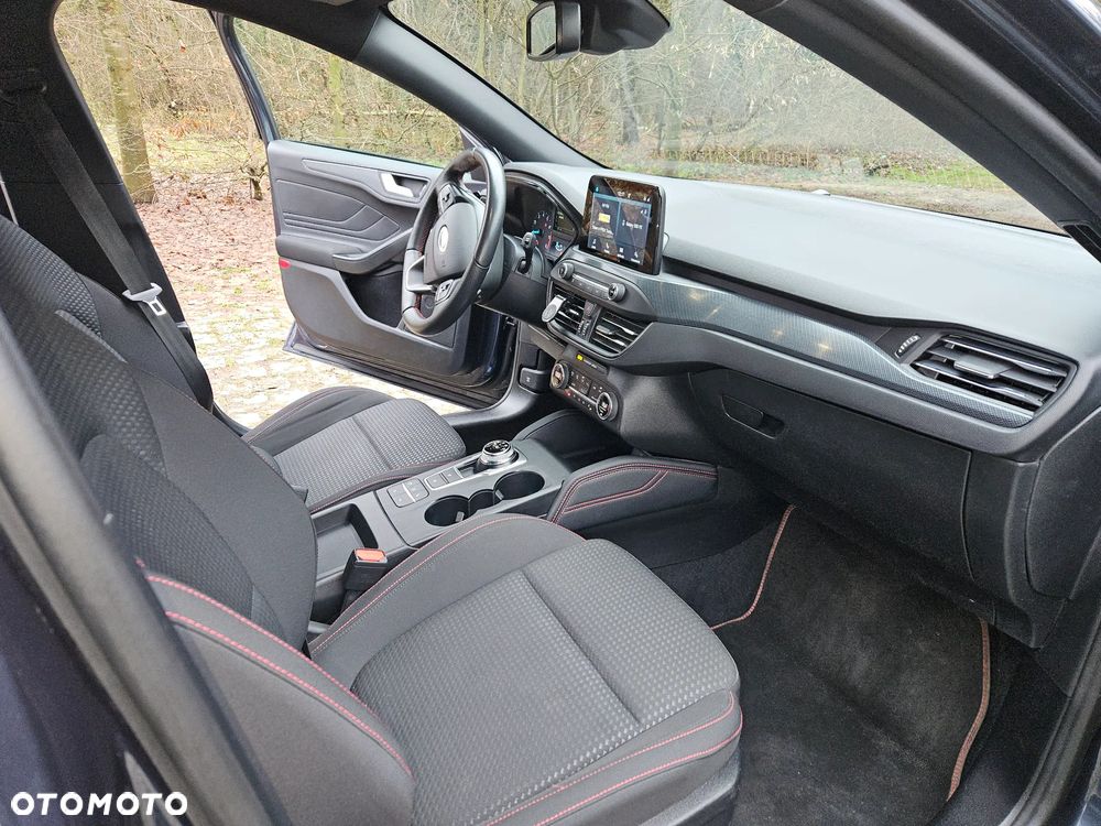 Ford Focus 1.5 EcoBoost ST-Line - 10