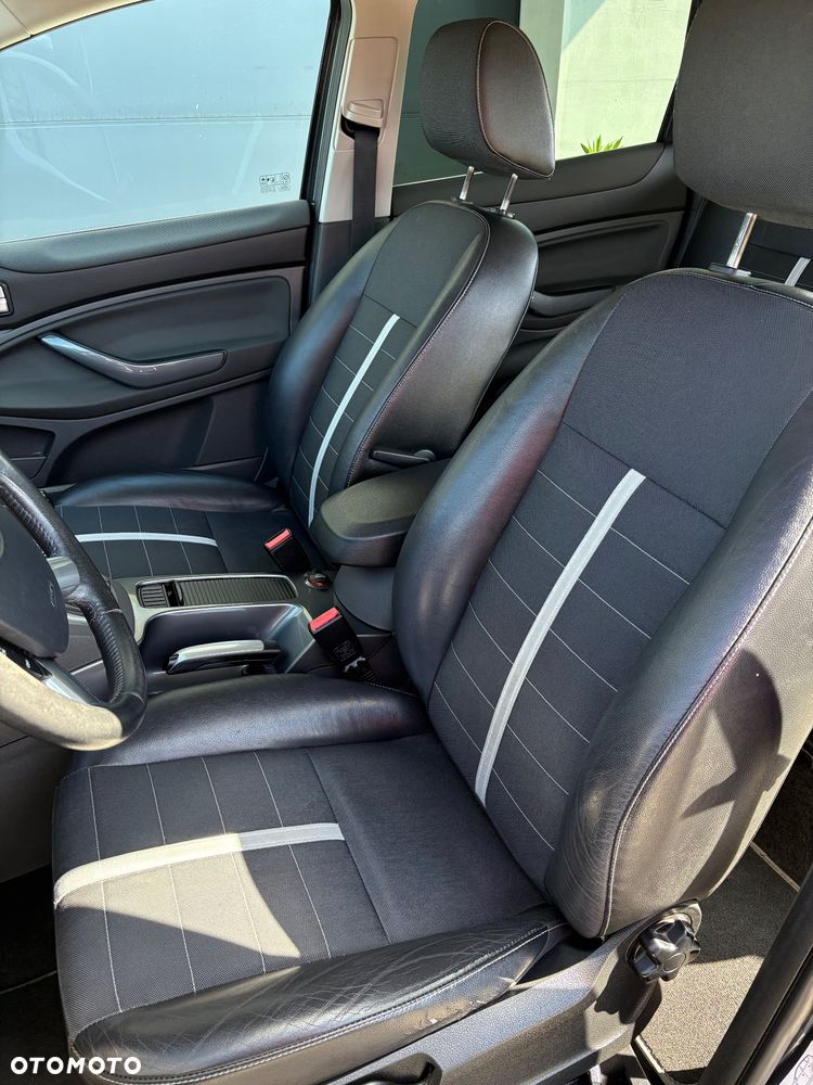 Ford Kuga 2.0 TDCi Titanium - 32