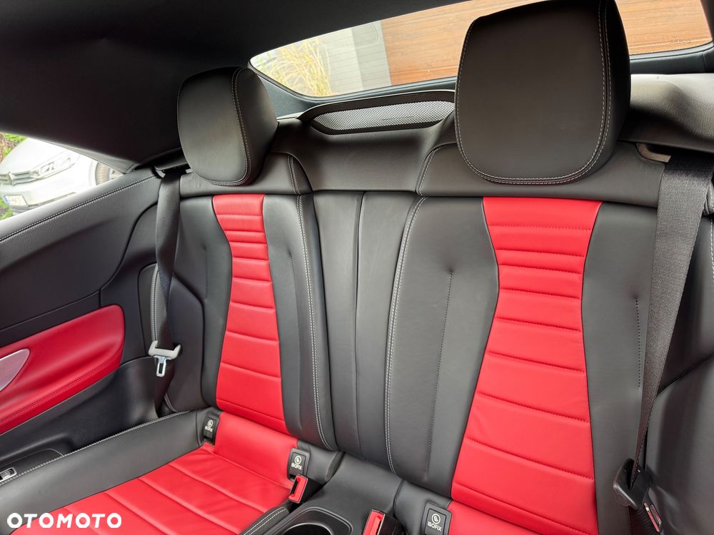 Mercedes-Benz Klasa E 400 4-Matic 9G-TRONIC - 13