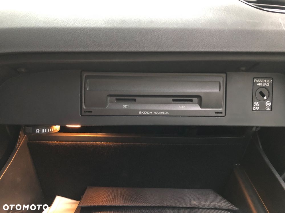 Skoda Octavia 1.4 TSI Joy DSG - 30