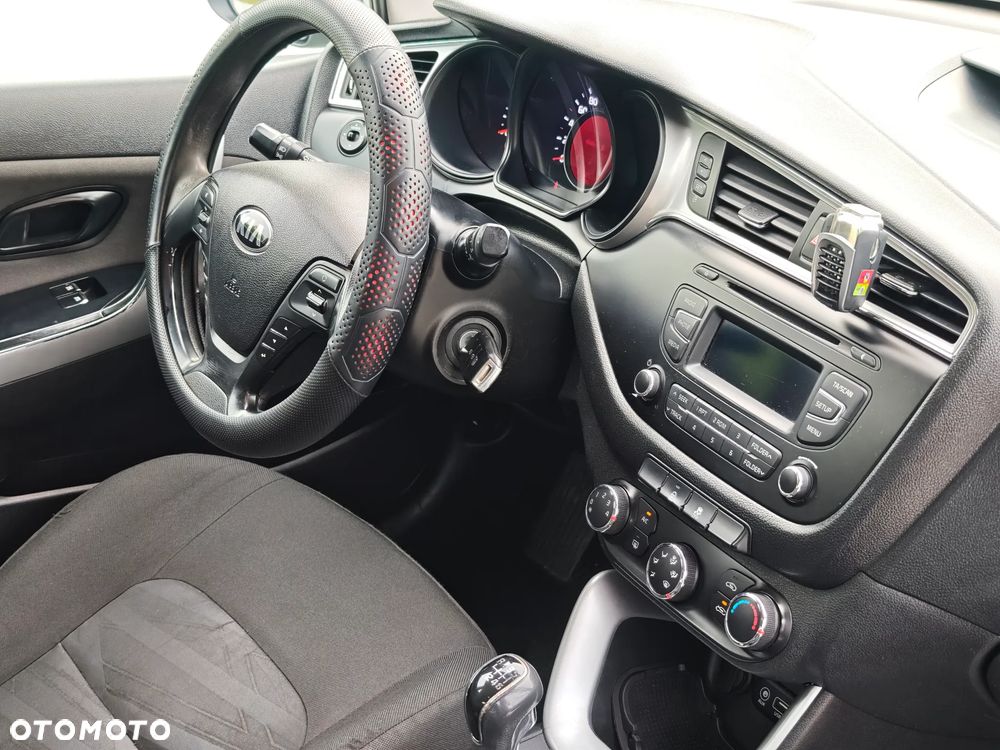 Kia Ceed 1.6 CRDi Smart - 23