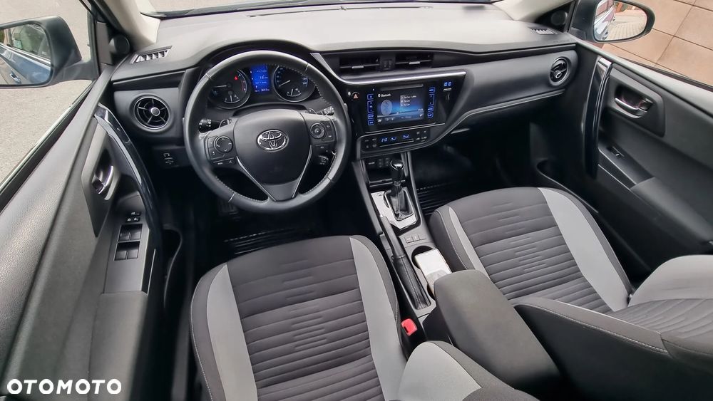 Toyota Auris 1.6 Premium MS - 21