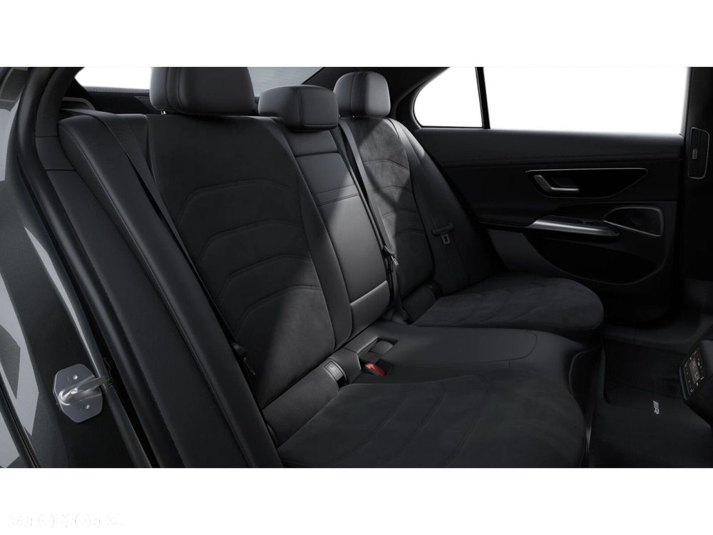 Mercedes-Benz Klasa E 220 d mHEV 4-Matic AMG 9G-Tronic - 11