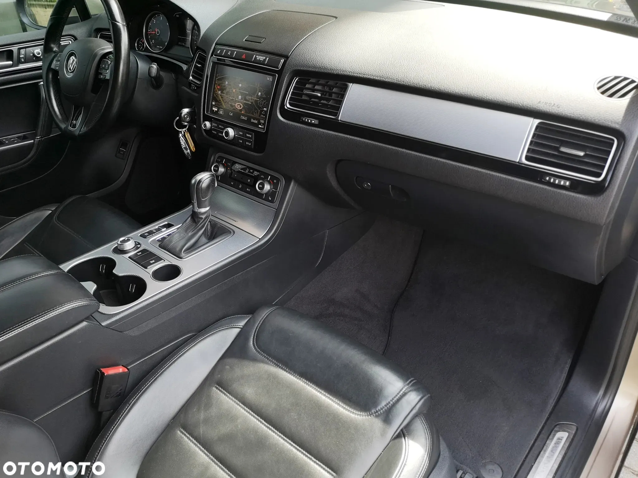 Volkswagen Touareg 3.0 V6 TDI BMT Perfectline R-Style - 11