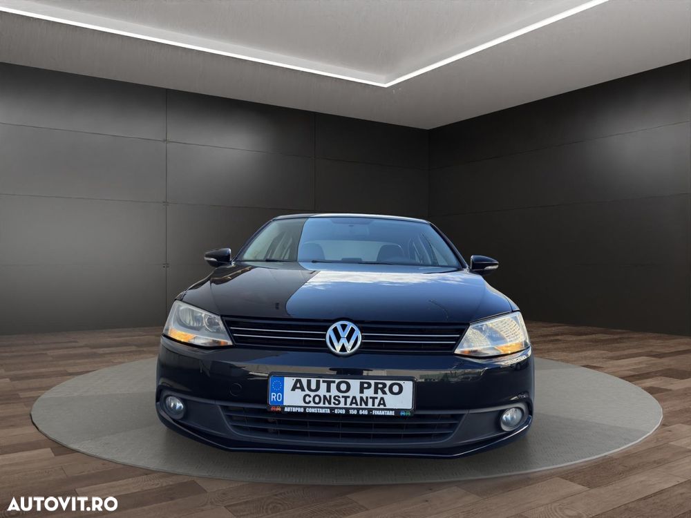 Volkswagen Jetta - 12