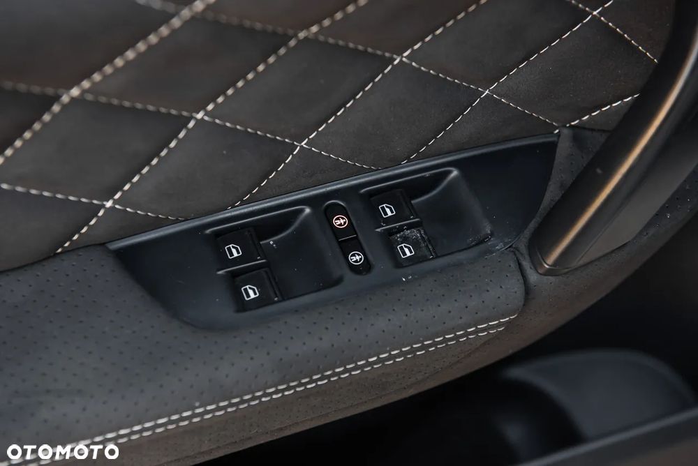 Volkswagen Touareg 3.0 V6 TDI SCR Blue Motion DPF Automatik Executive Edition - 17