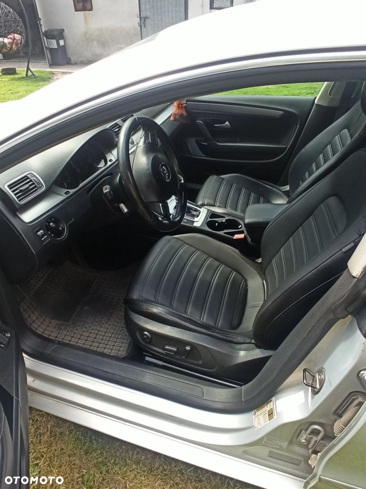 Volkswagen Passat - 4