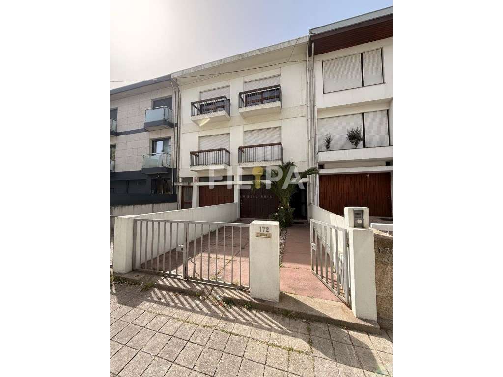 Andar-Moradia V3 com Jardim e Garagem - Paranhos, Porto - Grande imagem: 2/33