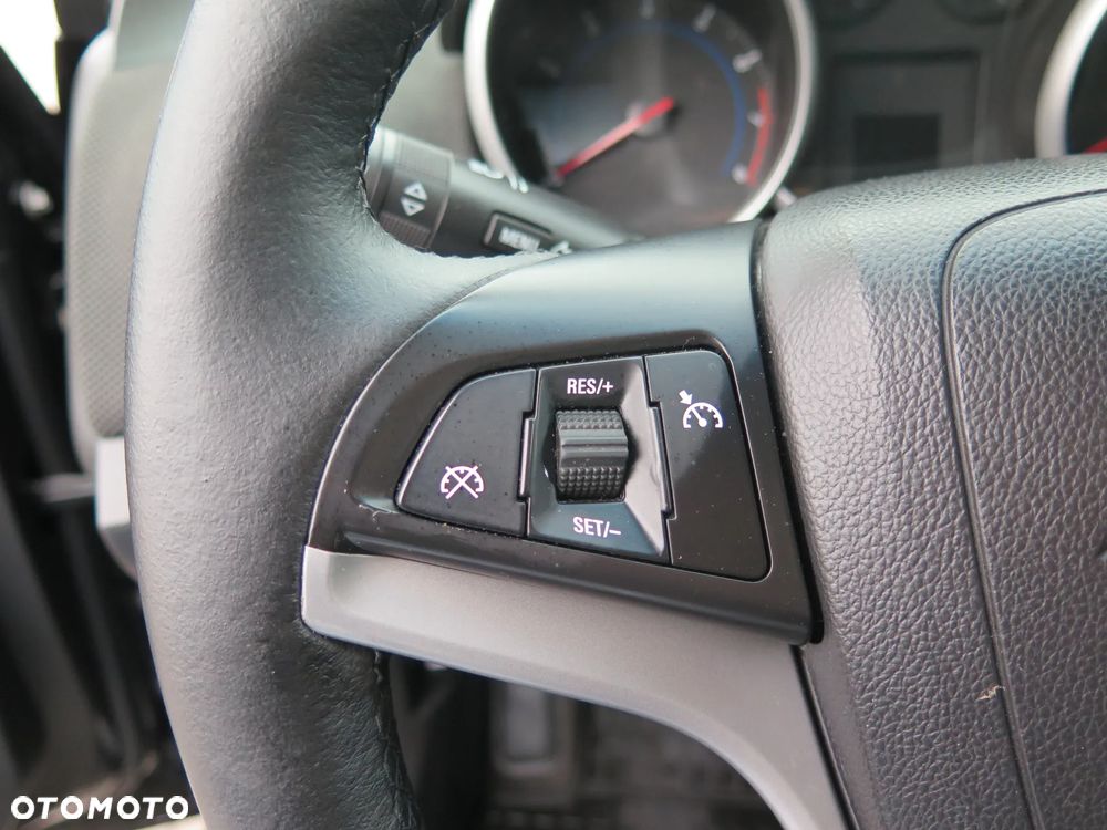 Chevrolet Cruze - 17