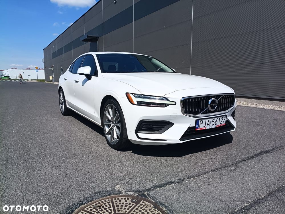 Volvo S60 T5 Momentum Pro - 1