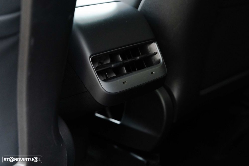 Tesla Model Y Long Range Tração Integral - 21