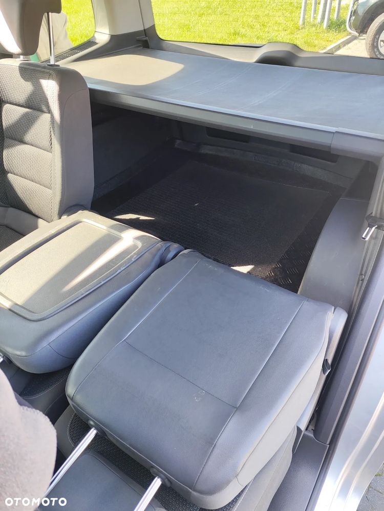 Volkswagen Touran 1.6 TDI DPF Comfortline - 24