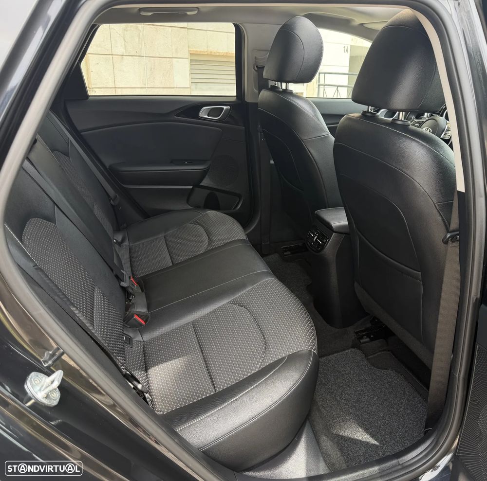 Kia Ceed SW 1.6 CRDi MHEV Drive+SRF - 21