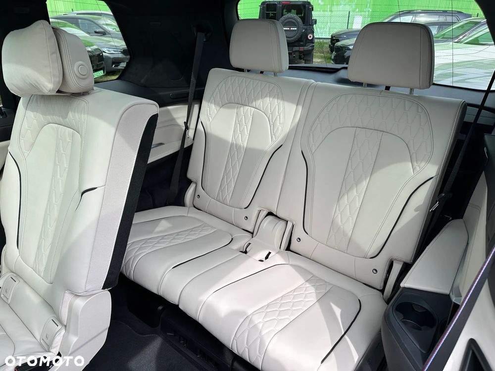 BMW X7 M60i xDrive mHEV sport - 26