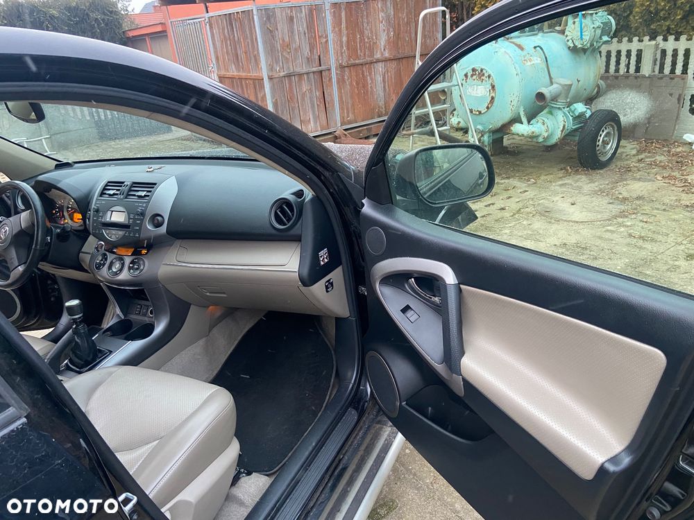 Toyota RAV4 2.2 D-4D X - 15