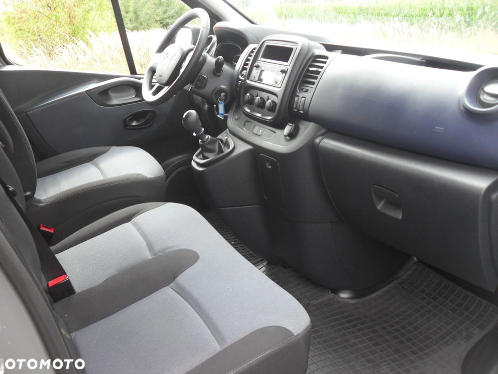Opel Vivaro - 10